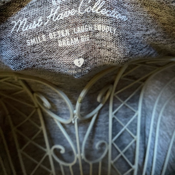 Hollister Must Have Collection Size Small … - Picture 3 of 4